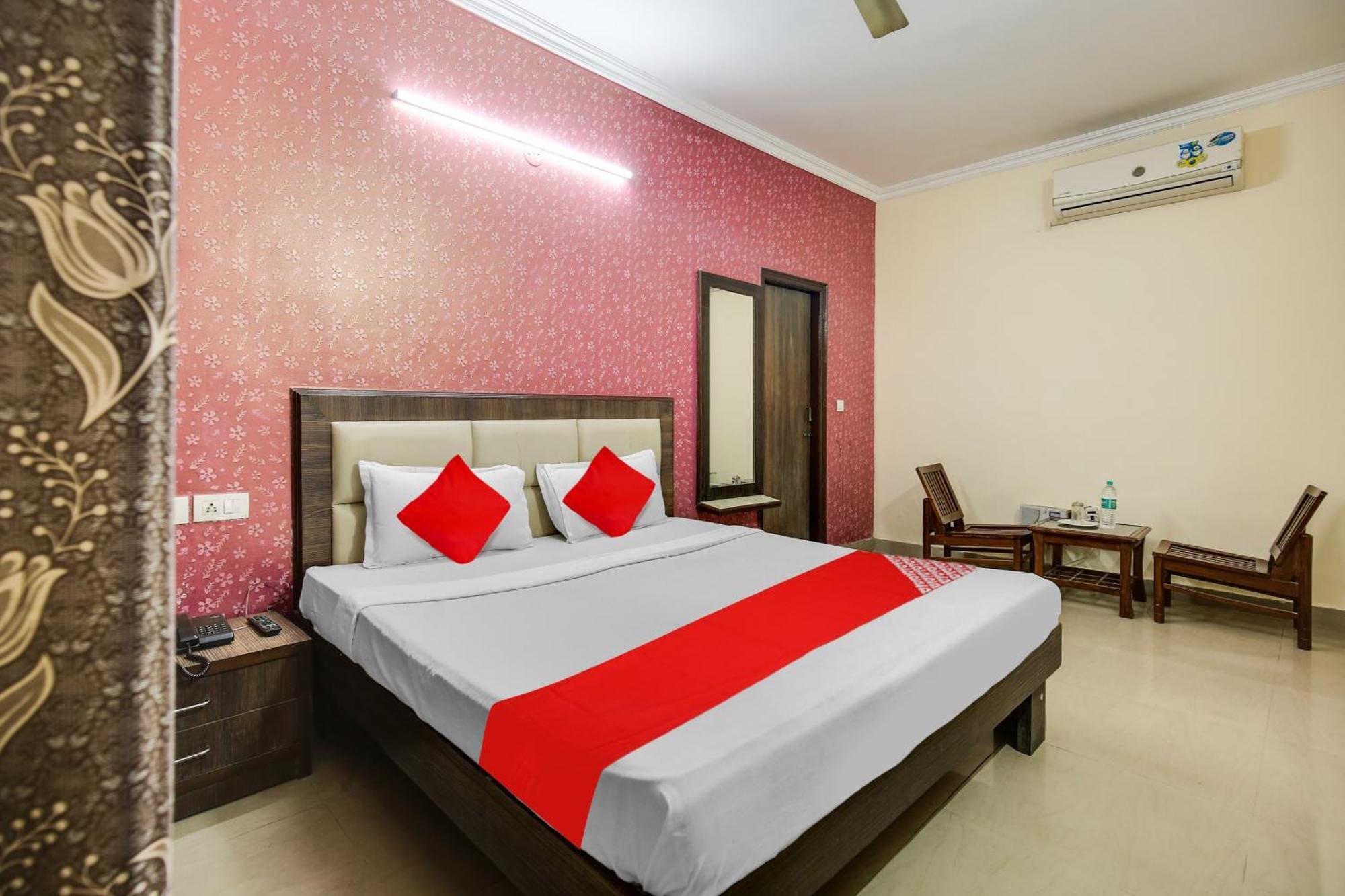 Mohali Hotel O Royal מראה חיצוני תמונה